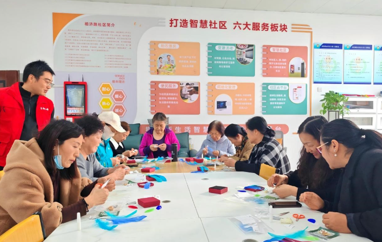 郑东新区：点翠传匠心 非遗暖人心