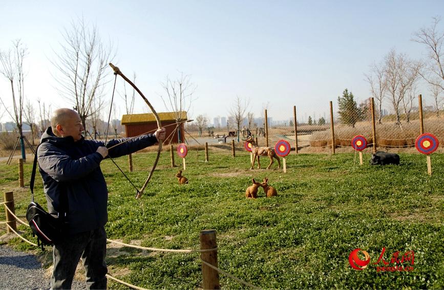 大河村国家考古遗址公园里的互动体验休闲区。人民网记者 肖懿木摄
