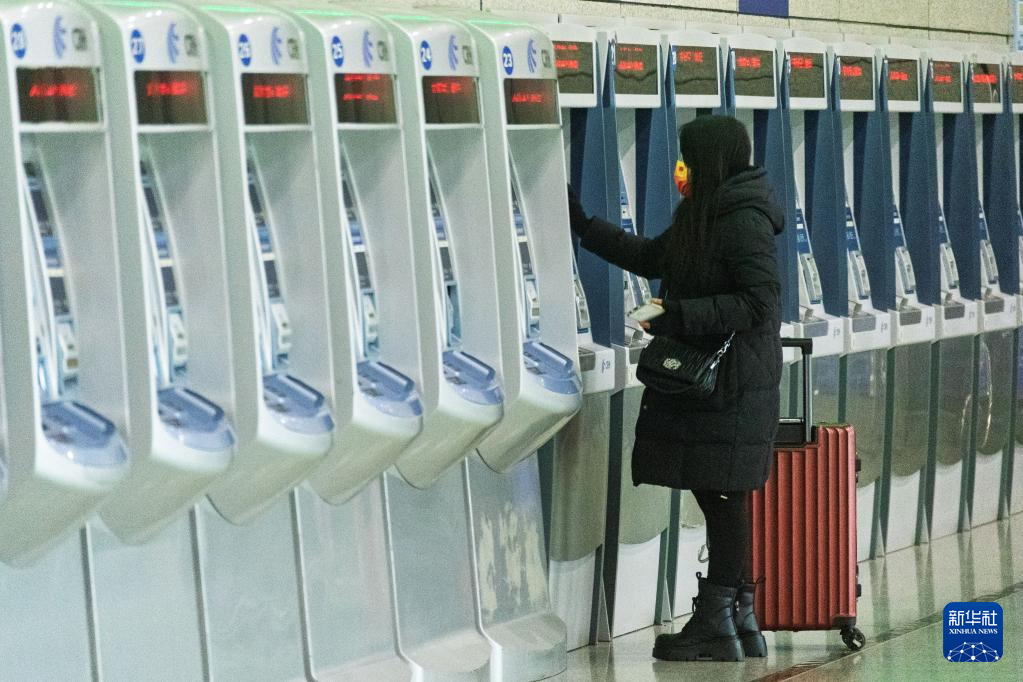 1月19日,2026年中国春运火车票正式开始发售。2026年铁路春运自2月2日开始,至3月13日结束,为期40天。新华社发(孙忠南摄)
