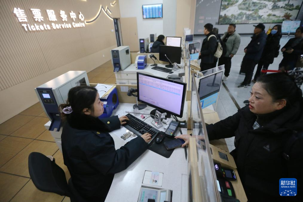 1月19日,2026年中国春运火车票正式开始发售。2026年铁路春运自2月2日开始,至3月13日结束,为期40天。新华社发(孟德龙摄)