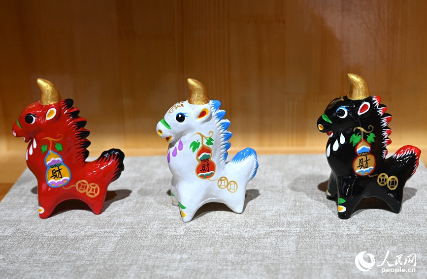 龙马造型。人民网记者 王玉兴摄