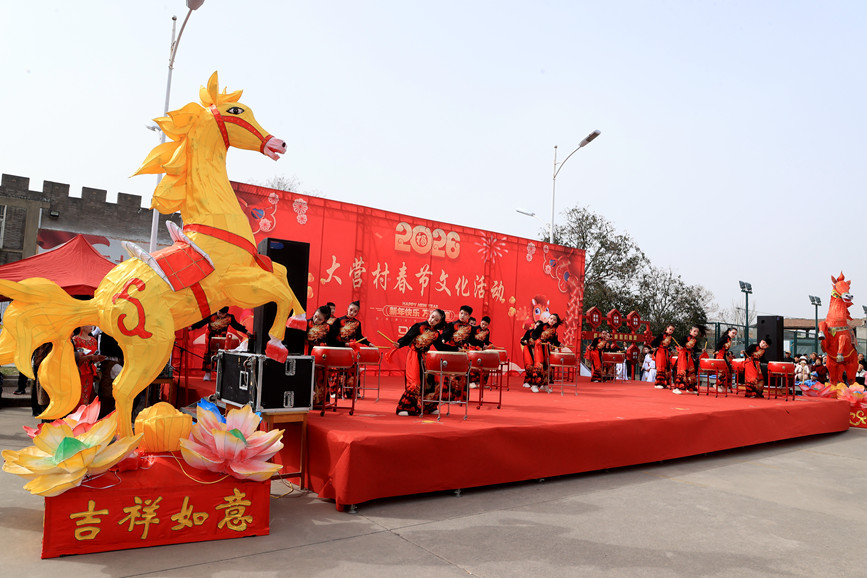 2月22日，陕州区大营镇大营村春节文化活动学生锣鼓表演 李东强 摄