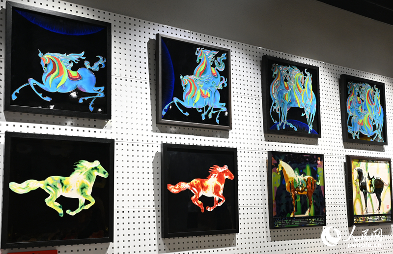 洛阳三彩艺术博物馆展品。人民网记者 王玉兴摄