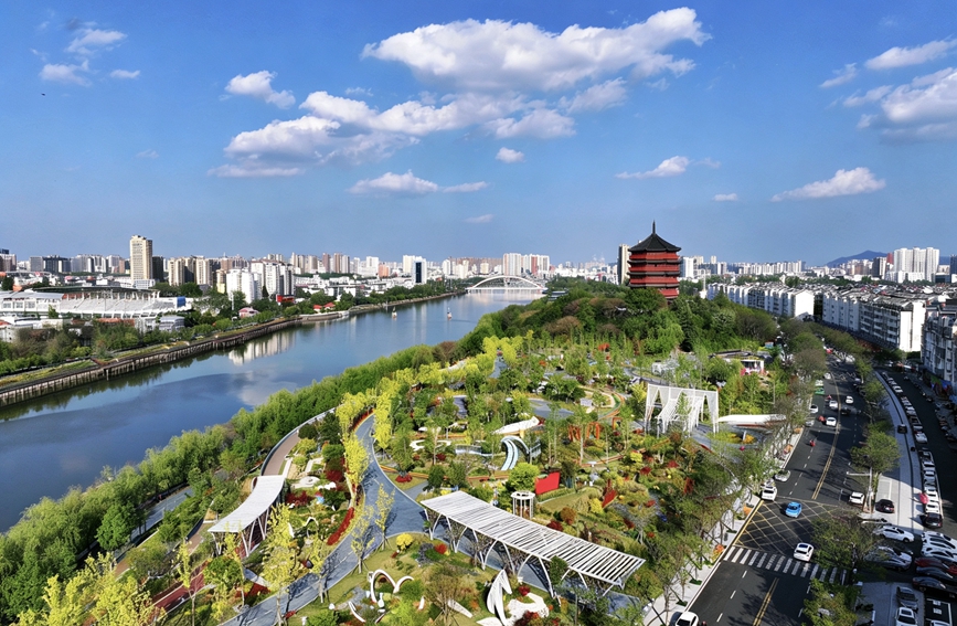 浉河岸畔。聂品摄