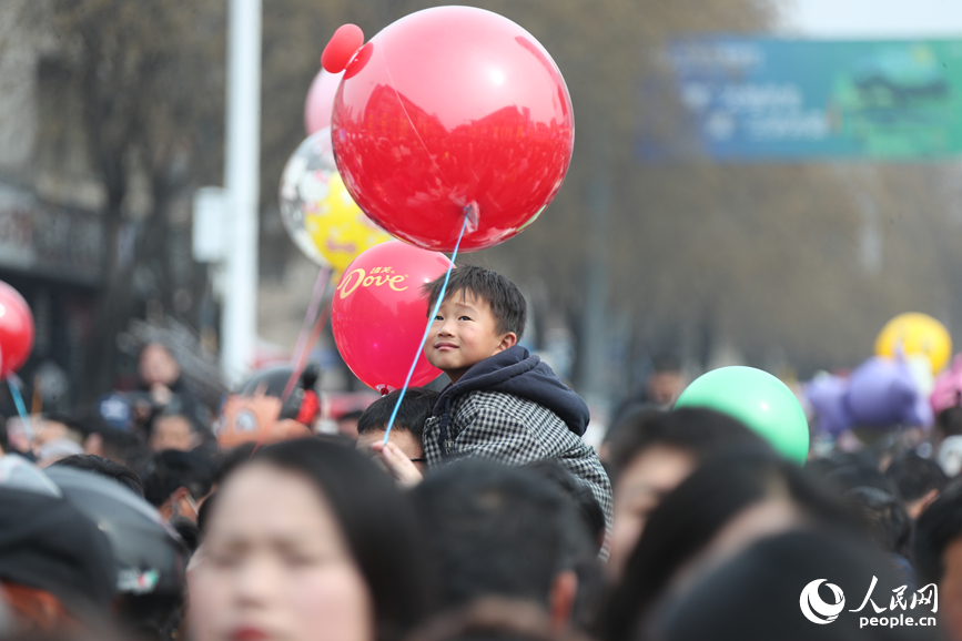 古会现场。人民网记者 霍亚平摄