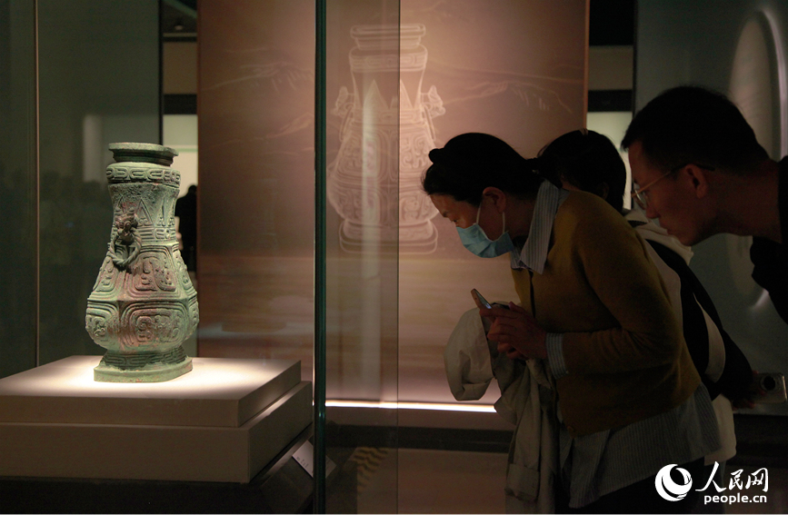 “吉金铸史——青铜器里的古代中国”特展在河南博物院开展。人民网记者 肖懿木摄
