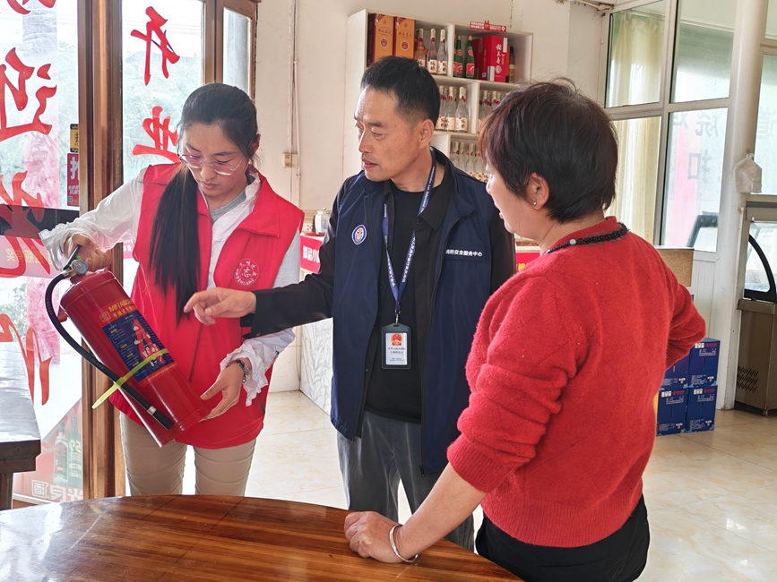 排查整治行動現場。吳小燕攝
