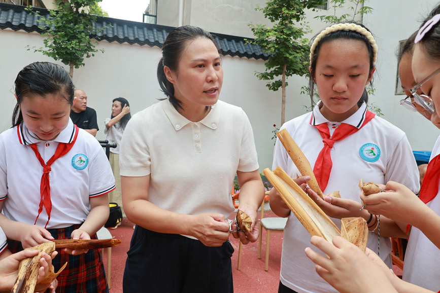 活动现场。张新军摄