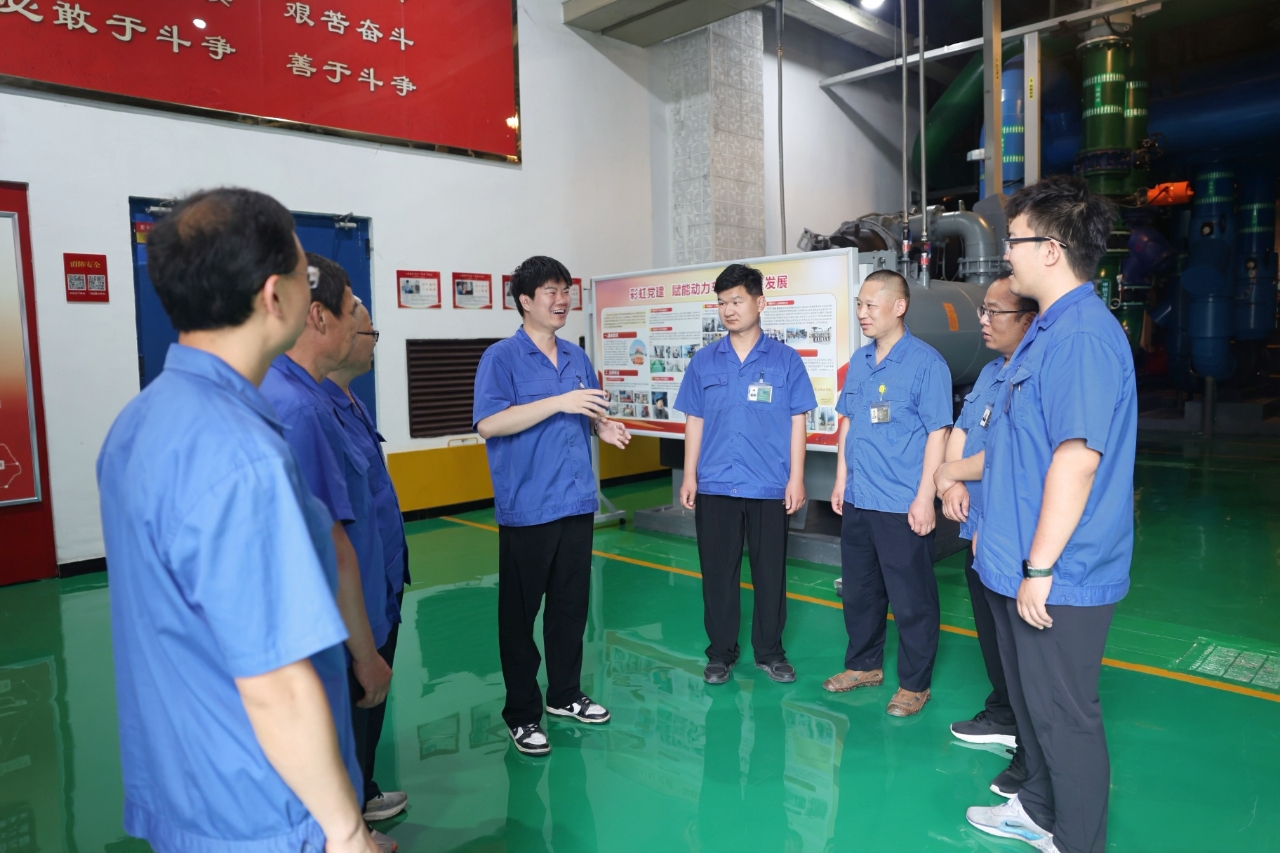 青年職工分享現場管理經驗。聶亮攝