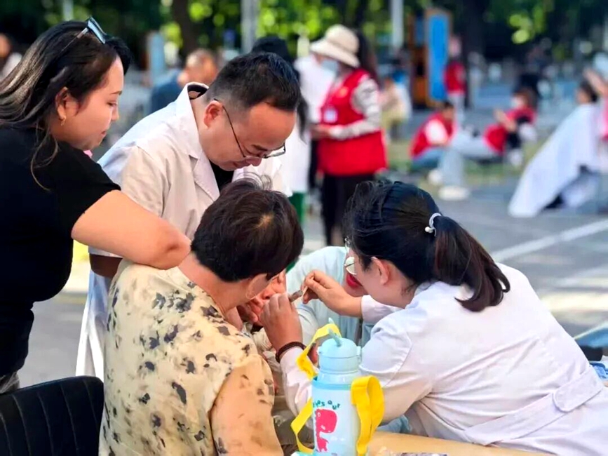 暖心服務進萬家。鶴壁淇濱區委宣傳部供圖