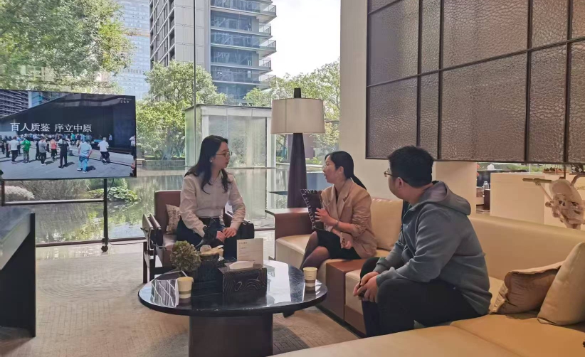 工行鄭州分行工作人員到轄內樓盤宣講房貸貼息政策