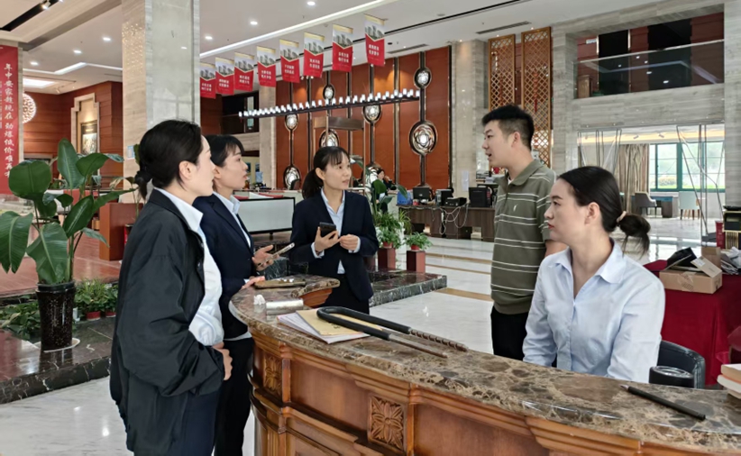 工行周口分行工作人員到轄內樓盤宣講房貸貼息政策