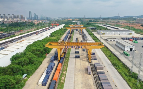 这是9月21日拍摄的南宁国际铁路港（无人机照片）。新华社记者 金皓原 摄