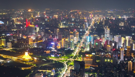 这是9月17日拍摄的南宁市夜景（无人机照片）。新华社记者 张爱林 摄