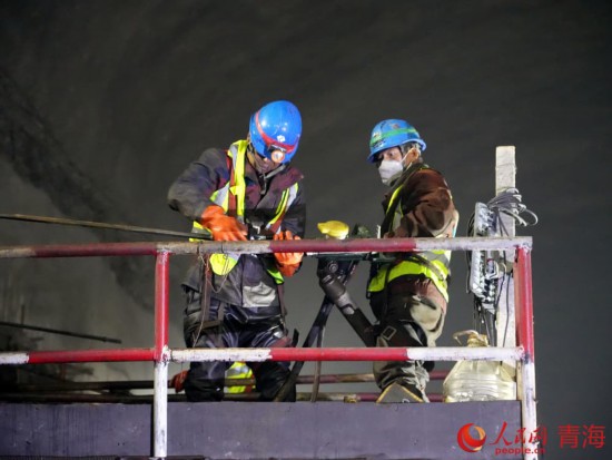 三峡格尔木南山口240万千瓦抽水蓄能电站主厂房施工。人民网 况玉摄