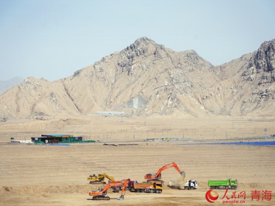 三峡格尔木南山口240万千瓦抽水蓄能电站下库施工。人民网 况玉摄
